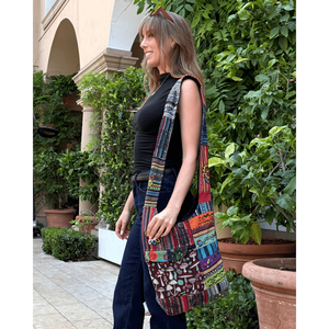 Bolso de Hombro Tipo Hobo con Parches de Rayas Tribales para Mujer - Product Image 4