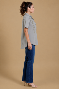 Blouse Femme Grande Taille en Coton Brodé, Col Rabattu, Manches Courtes, Boutonnée sur le Devant, en Popeline, Coupe Moulante, Crop Top Naturel - Product Image 3