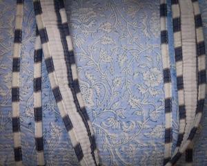 Sac fourre-tout matelassé en coton imprimé à la main avec motifs floraux, sac fait main - Product Image 6