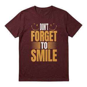 T-shirt à manches courtes pour homme en coton 100% personnalisé avec l'impression « Don't Forget Smile » - Respirant et écologique - Disponible jusqu'à la taille 7XL - Product Image 2