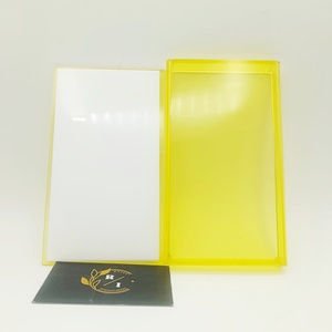 Palette à cils en acrylique jaune avec logo personnalisé et 2 couvercles, support pour extensions de cils, pour outils de salon de beauté, vente en gros - Product Image 3