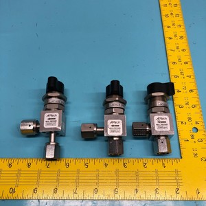 Lote de 3 Válvulas APTECH AP3625S-2PWB-FV4-FV4-P-BB - Equipos y Piezas de Semiconductores de Confianza de Marca Global - Product Image 1