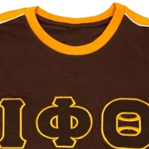 Camiseta Premium Iota Phi Theta Marrón Dorado, Ropa Griega, Camiseta de Fraternidad, Estilo Casual, Corte Clásico, Uso Diario - Product Image 5