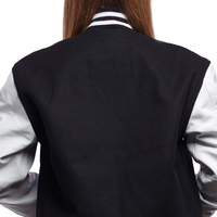 Blouson universitaire ample personnalisé pour femme avec patchs vintage, veste décontractée surdimensionnée à rayures pour femme, vêtement d'extérieur universitaire, vente en gros personnalisée