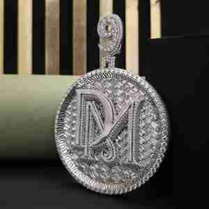 Colgante DM Hip Hop Personalizado con Incrustaciones Completas de Diamantes Cultivados en Laboratorio, con Número 9, en Acero Inoxidable, 104.33 CT - Product Image 3
