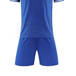 Ensemble d'uniformes de football durables avec coutures renforcées, coupe confortable, fabriqué en matériau respirant, adapté aux matchs - Product Image 6