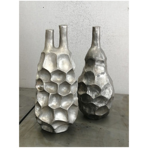 Jarrón Decorativo de Aluminio Hecho a Mano, Jarrón de Metal de Arte Moderno para Decoración de Mesa de Sala de Estar - Product Image 4