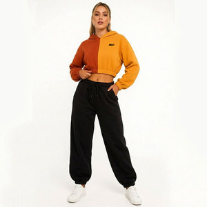 Ensemble de survêtement OEM pour femme, longueur mi-cuisse, avec haut court et pantalon assorti décontracté à contraste, vente en gros - Product Image 1