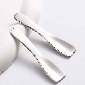 Cuillère à Shilajit en Acier Inoxydable Poli avec Résine - Product Image 1