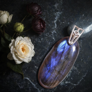 Collar de Plata de Ley 925 Hecho a Mano con Cadena Étnica y Colgante de Labradorita, Hermoso Regalo Natural para Fiestas - Product Image 1