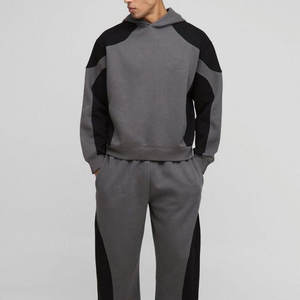 Ensemble de survêtement ample et tendance, prêt pour le voyage, avec logo personnalisé imprimé, style streetwear avant-gardiste - Product Image 4