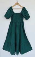 Robe longue trapèze verte à pois avec manches courtes et col carré, coupe décontractée, idéale pour l'été et les soirées en jardin