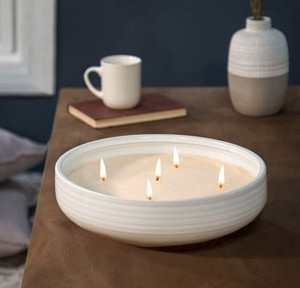 Elegante Recipiente de Cerámica para Velas con Borde Festoneado y Diseño de Rayas, para una Sola Vela, de Larga Duración, Acabado Brillante, Decoración de Hogar de Lujo Premium - Product Image 3