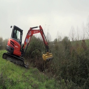 Mini-excavatrice Kubota avec broyeur conçue pour le défrichement puissant, le creusement de fossés et les projets de construction à haute productivité - Product Image 1