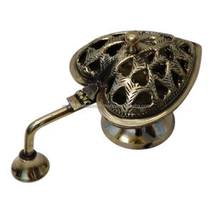 Quemador de Loban Tradicional en Forma de Corazón de Latón con Asa, Quemador de Incienso Portátil de Carbón para Meditación y Uso en Templos - Product Image 1