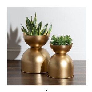 Pot de fleurs en métal texturé martelé pour une présentation florale décorative haut de gamme pour la maison, le jardin et le balcon - Product Image 5