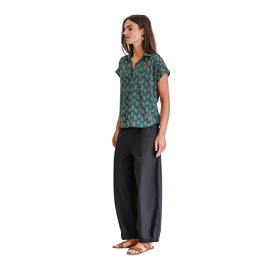 Camisa estampada para mujer con estampado floral y corte cómodo y relajado - Product Image 2