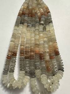 Perles de pierres précieuses mélangées naturelles : 2 pierres de lune pêche, 4 quartz Champion, 4 cornalines, 1 hésonite, 3 citrines, 7 pierres de lune taillées à la allemande et facettées - Product Image 6