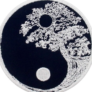 Patchs brodés personnalisés à appliquer au fer à repasser ou à coudre en forme de fleur - Product Image 6