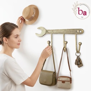 Porte-manteau mural et porte-clés en fonte écologique [CIH 101] pour le rangement des vêtements - Product Image 2