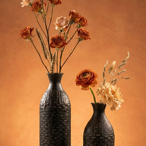 Ensemble de vases à fleurs en métal tressé foncé, texturé moderne, deux pièces, pour la maison et les mariages, décoration unique, fait main, accent de table - Product Image 4