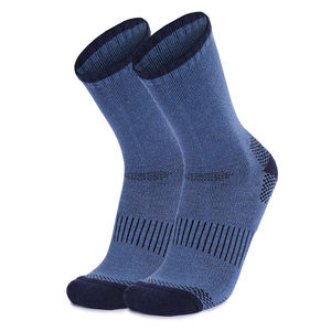 Fabricación al por mayor de calcetines deportivos antideslizantes personalizados, fabricación de calcetines deportivos de alta calidad y sostenibles. - Product Image 1