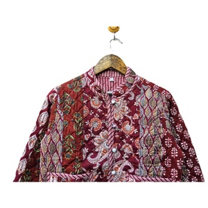 Chaqueta de Invierno Acolchada de Algodón Reversible, Ecológica y Hecha a Mano para Mujer, Estilo Artesanal, Transpirable y Estampada - Product Image 4