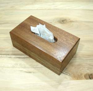 Porte-boîte à mouchoirs en bois chic pour un intérieur d'appartement élégant, rehaussant l'ambiance avec une texture bois chaleureuse et raffinée - Product Image 6