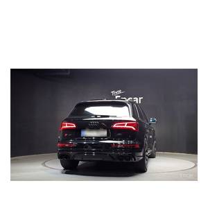Audi SQ5 3.0 TDI quattro Modèle décembre 2020 52 085 km Norme d'émission Euro V Boîte de vitesses automatique Sièges en cuir Volant à gauche - Product Image 4