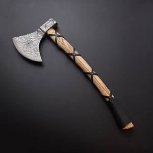 Hacha Vikinga de Acero de Damasco de Grado Industrial Hecha a Mano, Equilibrada con Precisión, Resistente, para Uso en Exteriores, con Funda de Cuero - Product Image 3