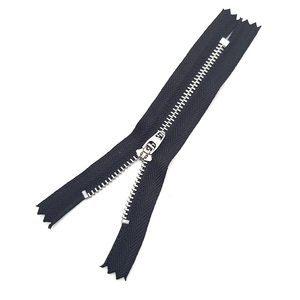 Head Copper Teeth Denim <b>Zipper</b>, 4# Heavy Duty Custom Color Metal <b>Zipper</b> for Jeans Clothing - Product Image 1