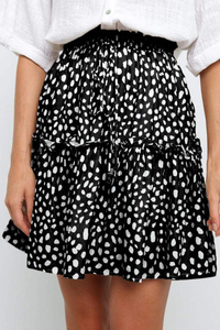 Nouvelles jupes mini pour femmes, style taille haute, coupe ajustée, décontractées, avec les meilleures coutures, pour un look tendance. - Product Image 3