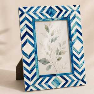 Porte-photos décoratif artisanal en résine et os incrusté, motif mosaïque élégant, pour espaces modernes - Product Image 5