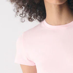 T-shirt court pour femme, élégant, ajusté, décontracté, idéal pour l'été, tissu de qualité supérieure, tendance, mode jeune, coupe décontractée et confortable, vente en gros - Product Image 3