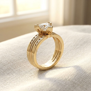Anillo de Compromiso y Boda de Oro de 14K con Diamante Natural de Corte Triangular para Mujer - Regalo de Aniversario y Fiesta - Product Image 2