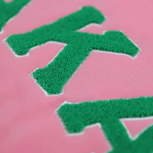 Sudadera con Capucha Rosa AKA, Bordado Verde Chenille, Sudadera para Mujer de la Hermandad Griega, Prenda de Moda Informal, Suave y Elegante - Product Image 5