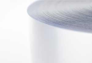 Film en rouleau stratifié APET/PE (décollable) / enduit de silicone, qualité alimentaire, rigide, haute brillance, pour emballage alimentaire thermoformable 600mic X 540mm - Product Image 4