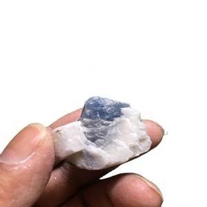 Saphir bleu brut naturel - Product Image 1