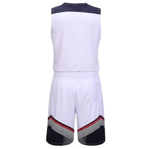 Uniforme de Baloncesto para Hombre de Secado Rápido con Diseño Sublimado Profesional, Uniforme de Baloncesto de Talla Grande Hecho en Pakistán - Product Image 4
