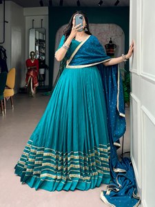 Noor-e-Magenta Lehenga Choli de mariée pour femme, coupe ajustée, style Bhandhani, traditionnel, en Chanderi, protection solaire, séchage rapide, pour mariage et Diwali - Product Image 5