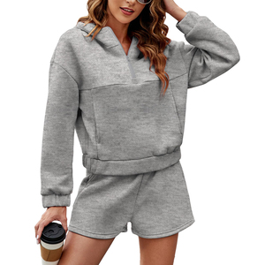 Ensemble décontracté pour femme : sweat à capuche et short, 100 % coton, léger, séchage rapide, respirant, logo personnalisé, vente en gros - Product Image 1