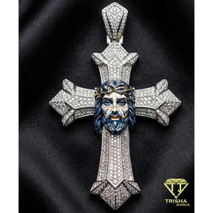 Collar de Plata de Ley 925 con Colgante de Cruz Premium con Retrato Religioso y Diamante Redondo Cultivado en Laboratorio - Product Image 2
