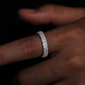 Anillo de Diamantes Cultivados en Laboratorio, Corte Radiante, Chapado en Oro, Certificado IGI, Anillo de Lujo Brillante de 4mm, Apilable, para Aniversario - Product Image 1
