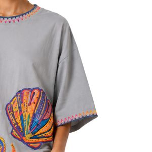 เสื้อยืดโอเวอร์ไซส์สีเทาอ่อนลายกราฟิกสำหรับผู้หญิง พิมพ์ลายมหาสมุทรหลากสีสัน สไตล์ลำลอง ผ้าฝ้าย สตรีทแวร์ ใส่สบายช่วงฤดูร้อน ทรงหลวม รับผลิตตามสั่ง ขายส่ง - Product Image 4