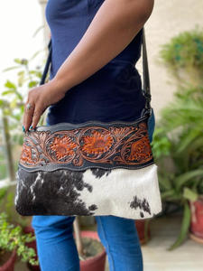 Nouveau sac à bandoulière en cuir usiné artisanal de style occidental pour femmes Mini sac mobile à bandoulière avec doublure en nylon et fermeture à glissière - Product Image 3