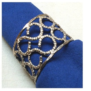 Ronds de serviette tressés élégants et modernes en fer argenté et doré, décoration de table pour mariages et banquets, porte-serviettes de luxe pour fêtes et hôtels - Product Image 6