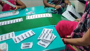 Línea de Ensamblaje con Banda Transportadora de PVC Personalizada, Sistema de Manejo de Materiales con Banco de Trabajo de Perfil de Aluminio para Taller o Fábrica - Product Image 2