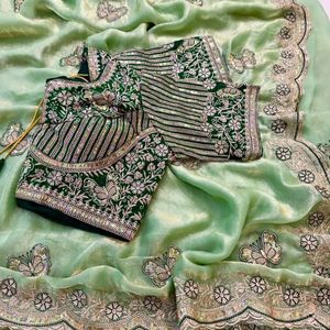 Sari en satin brodé de qualité supérieure avec travail de sequins de 3 mm et bordure épaisse, accompagné d'un chemisier de créateur cousu par Royal - Product Image 6