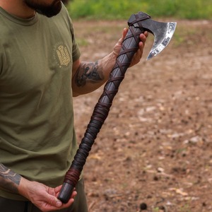 Hacha Vikinga Tomahawk, Cabeza de Acero Forjado, Mango de Madera, Herramienta de Supervivencia de Grado Industrial de Lujo, Diseño Celta Decorado - Product Image 6