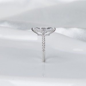 แหวนหมั้นเพชรทรงมาร์คีส์ 3 กะรัต เพชรเลี้ยงในห้องปฏิบัติการ ประดับด้วยวงแหวนรอบเพชรแบบซ่อน ได้รับการรับรองจาก IGI สี E ความสะอาด VVS1 ทองคำขาว 14K ดีไซน์เรียบหรู - Product Image 2